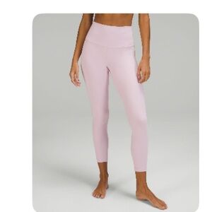 Lululemon align high-rise pant 25”
Pink peony
Size 4
